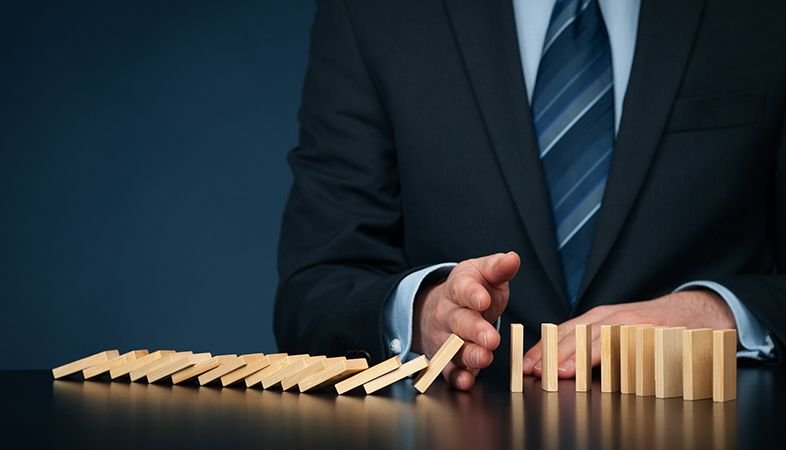 compliane and risk dominos